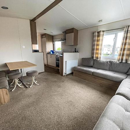 Superb 6 Berth Caravan At St Osyth Beach, Near Clacton-On-Sea Ref 28008Mc Exteriér fotografie